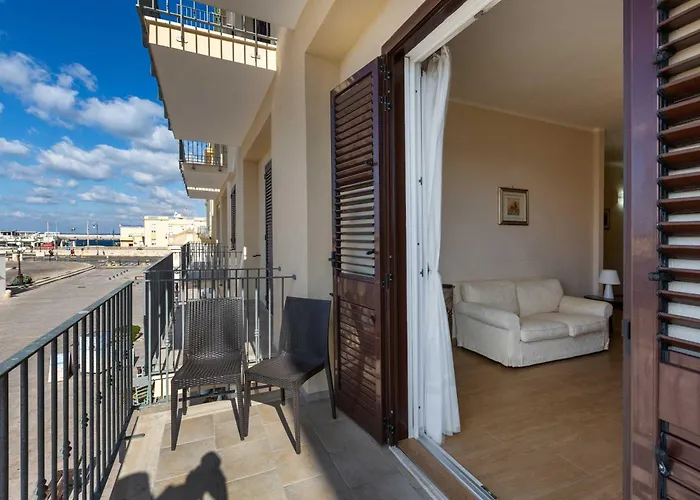 Balconcino Sul Rivellino By Barbarhouse